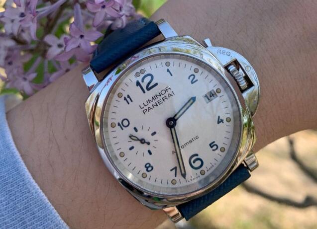 To My Surprise, She Falls In Love With Panerai Luminor Replica With White Dial