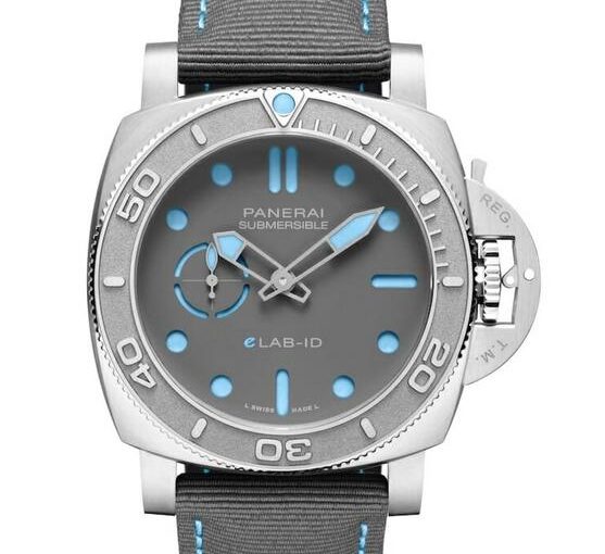 AAA replica watches maintain the prominent water resistance.
