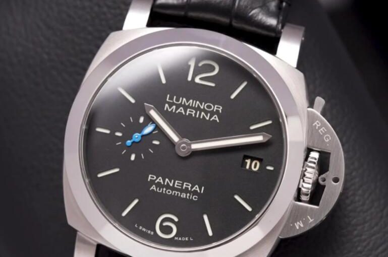 Honey, I shrunk the PAM! Hands-on with the UK cheap fake Panerai Quaranta collection